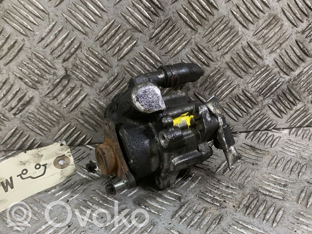 Renault Master II Ohjaustehostimen pumppu 