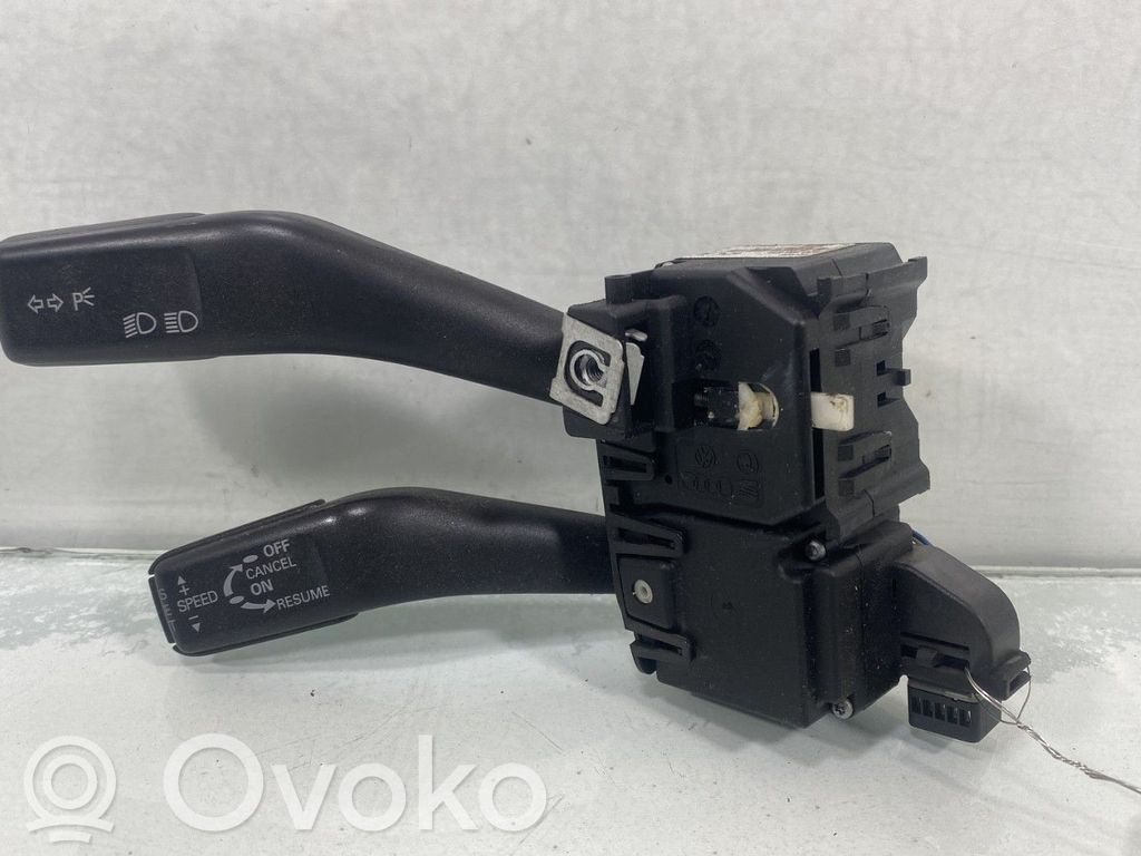 Audi A3 S3 8P Suuntavilkun vipu 
