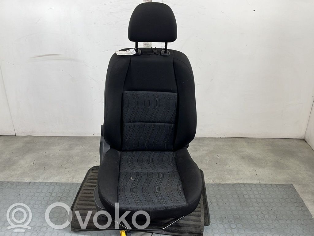 Peugeot 207 Fotel przedni pasażera 
