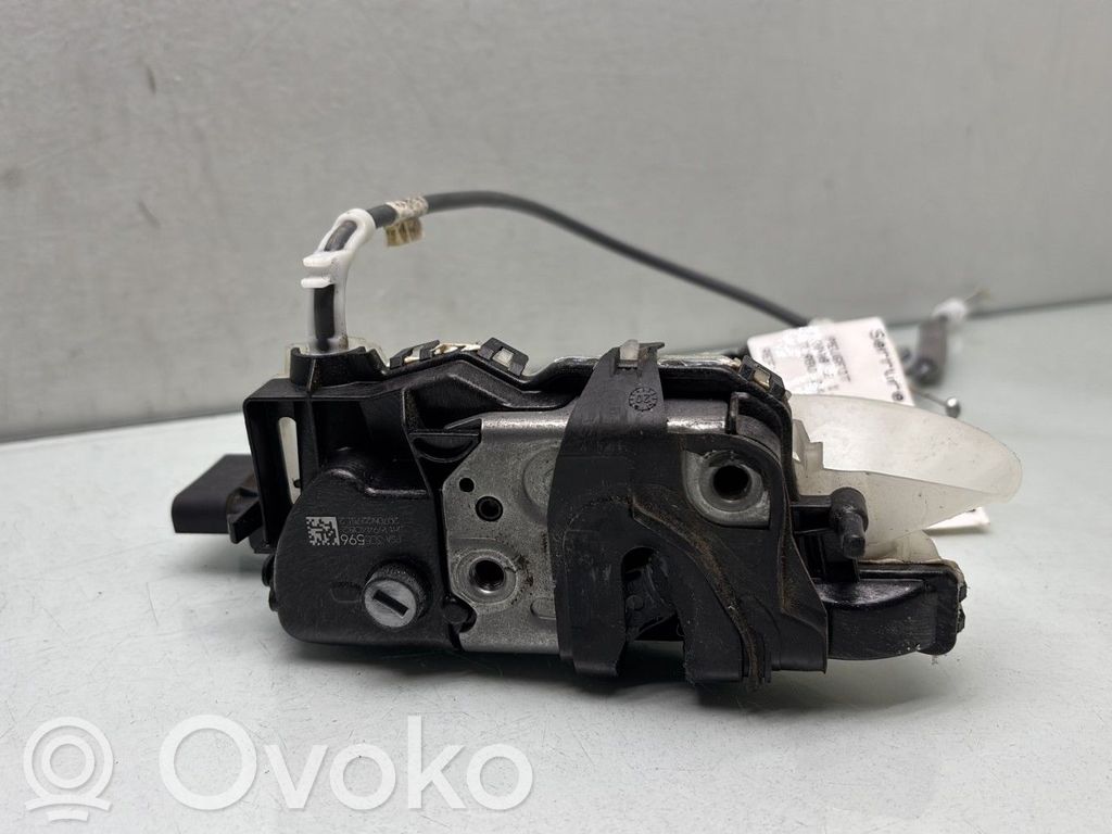 Peugeot 2008 II Front door lock 
