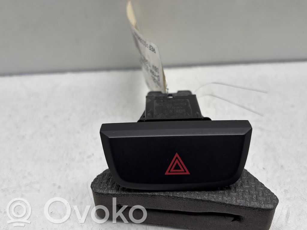 Isuzu D-Max Hazard light switch 