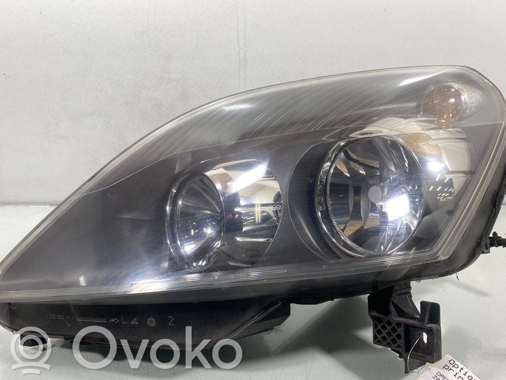 Opel Zafira B Phare frontale
