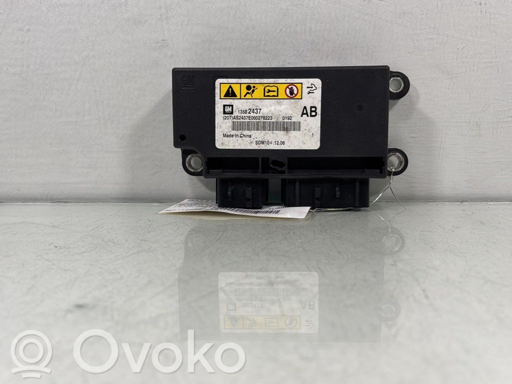 Unidad de control/módulo del Airbag   13582437