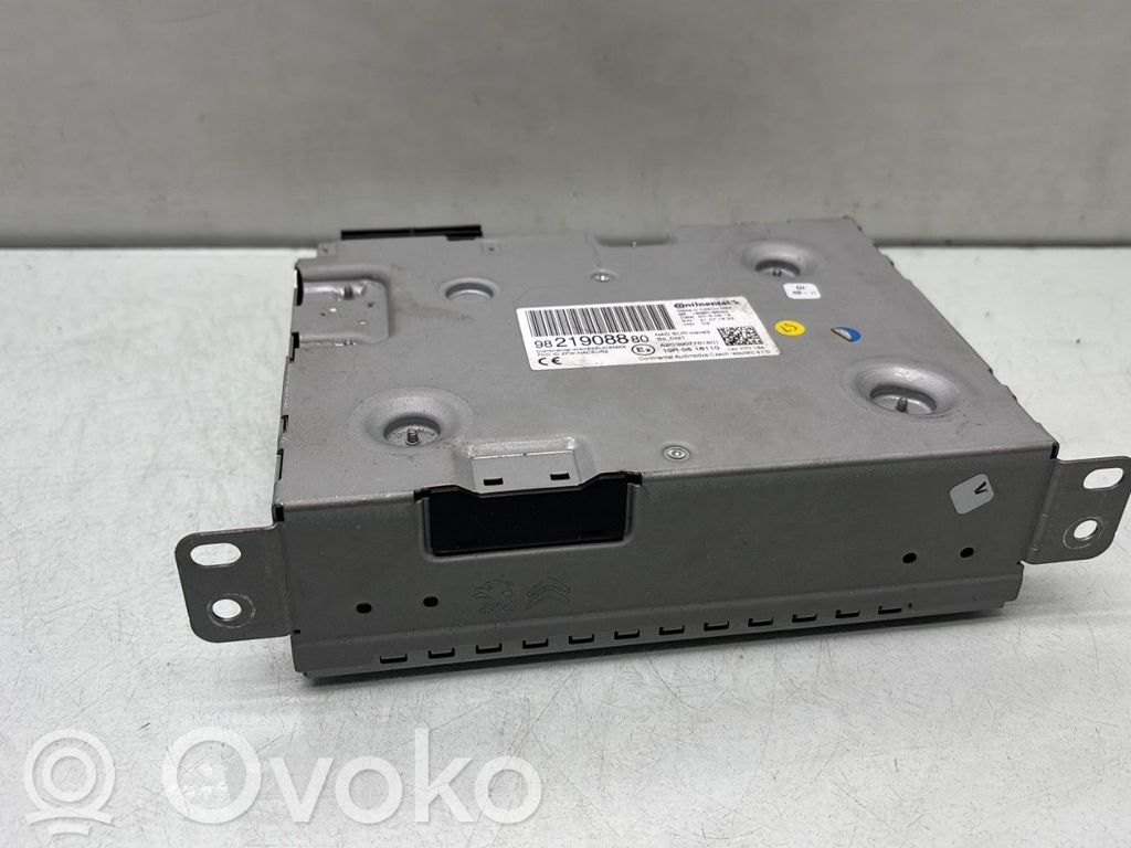 Radio / CD-Player / DVD-Player / Navigation   982190880
