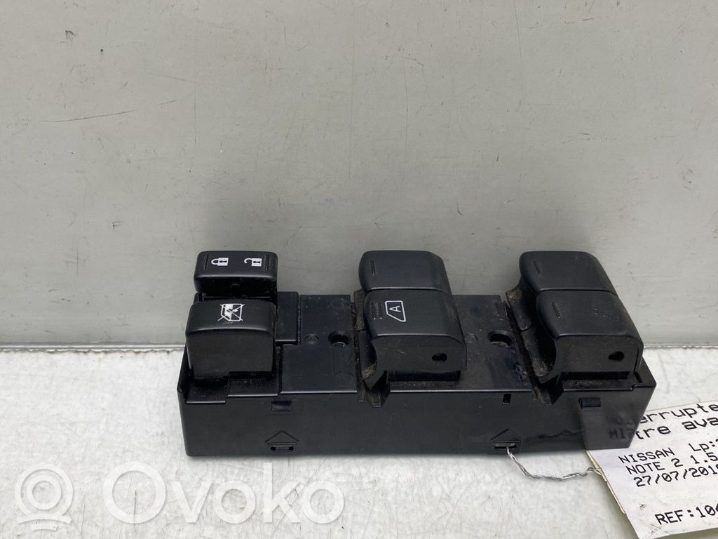 Nissan Note (E12) Electric window control switch 