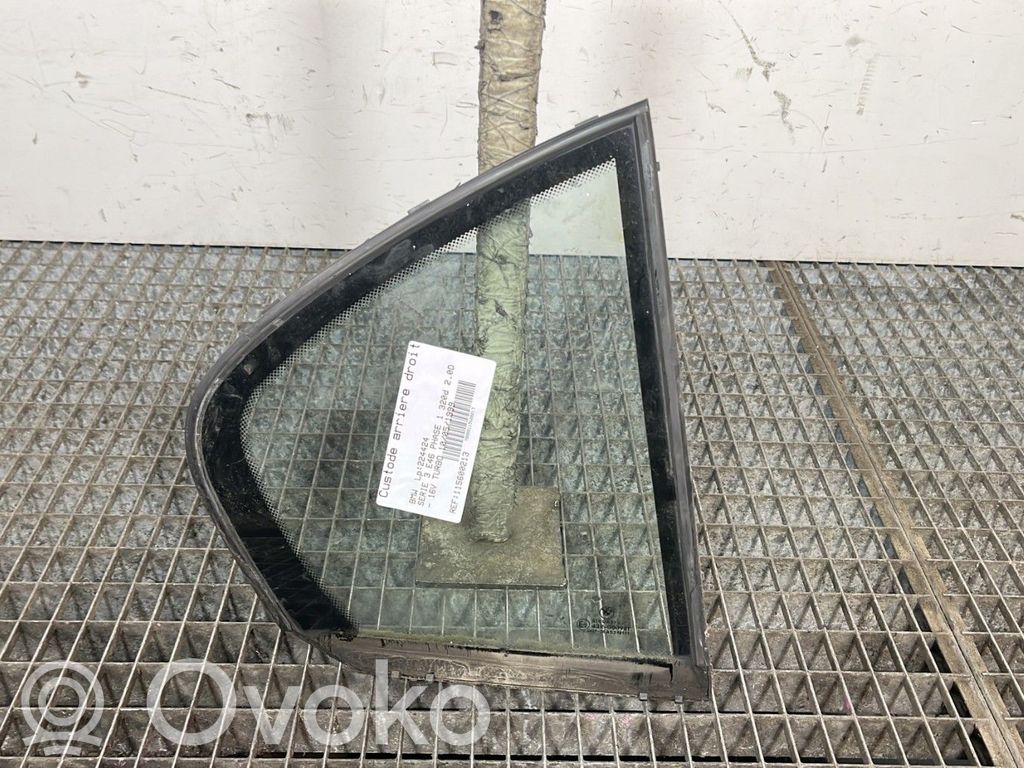 BMW 3 E46 Ventanilla de ventilación de la puerta trasera 