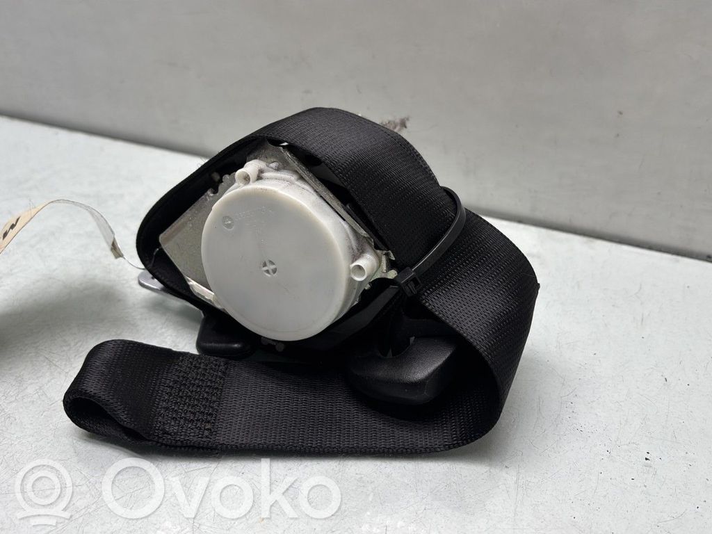 BMW 1 E82 E88 Front seatbelt 