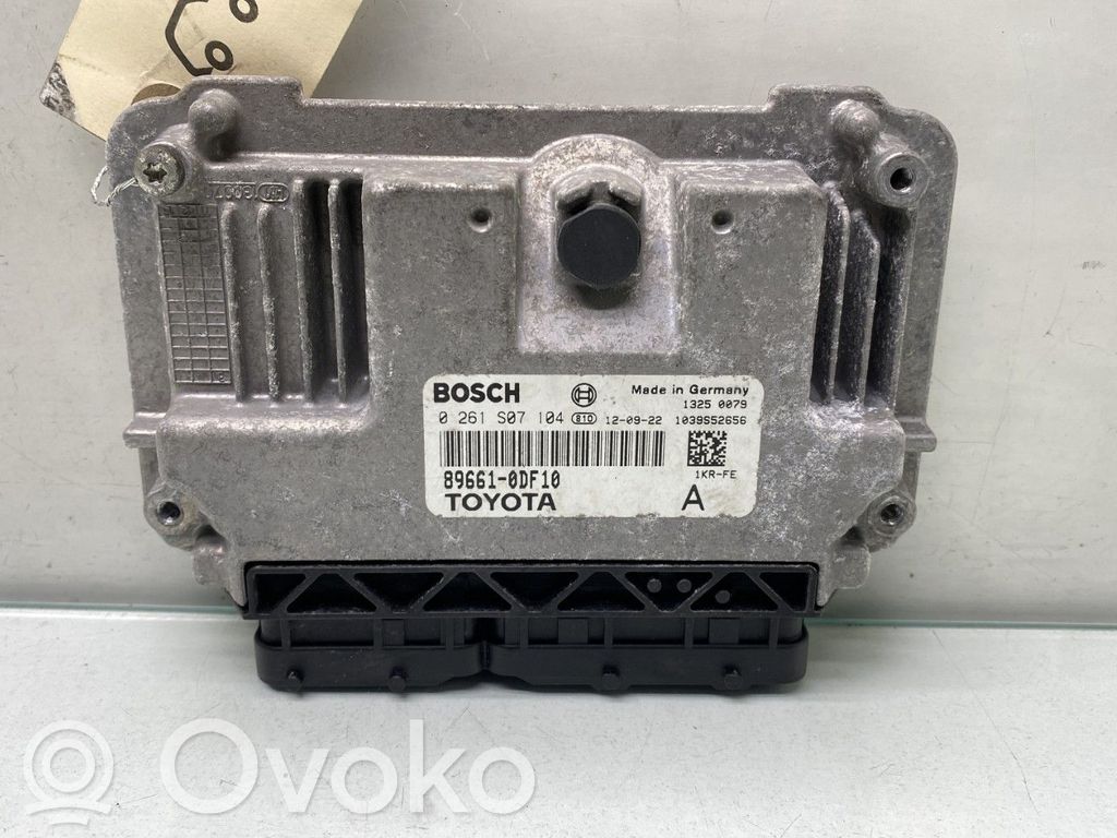 Toyota Yaris Engine control unit/module 