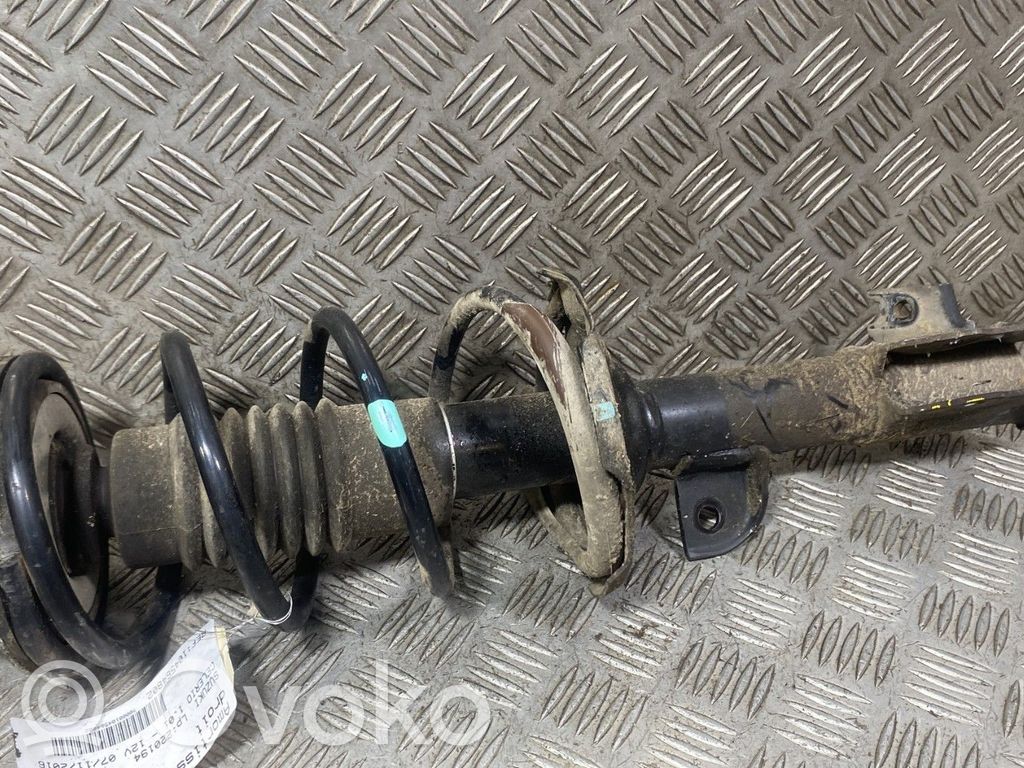 Suzuki Celerio Priekšpusē amortizators ar atsperi 