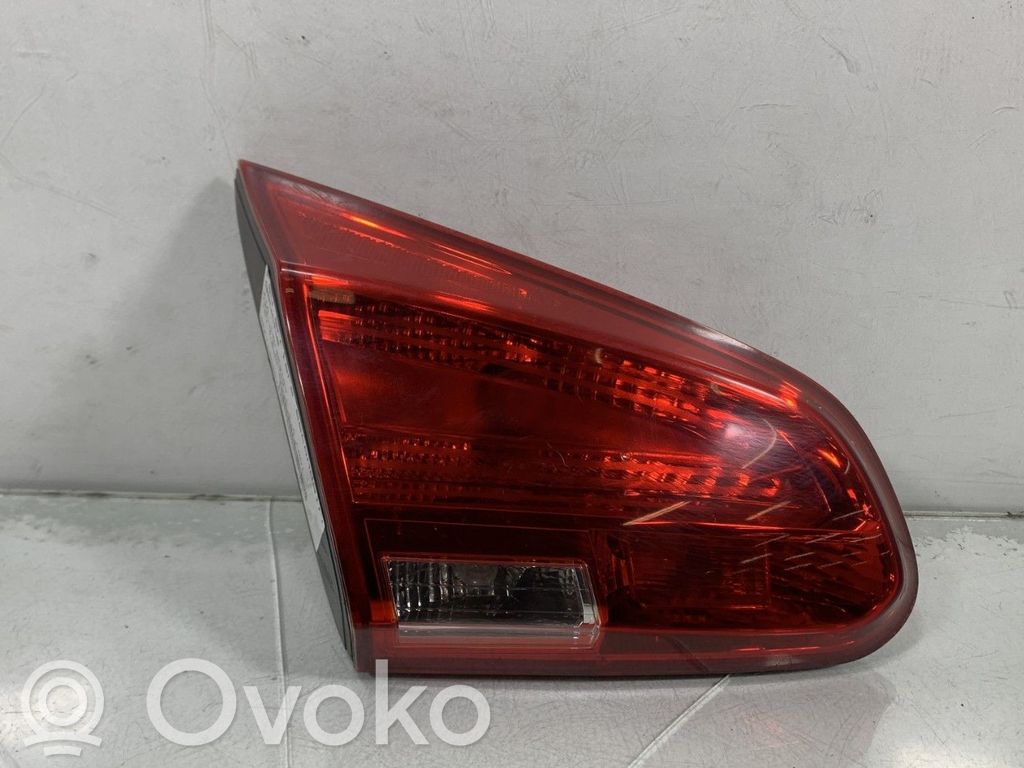 KIA Ceed Galinis žibintas dangtyje 