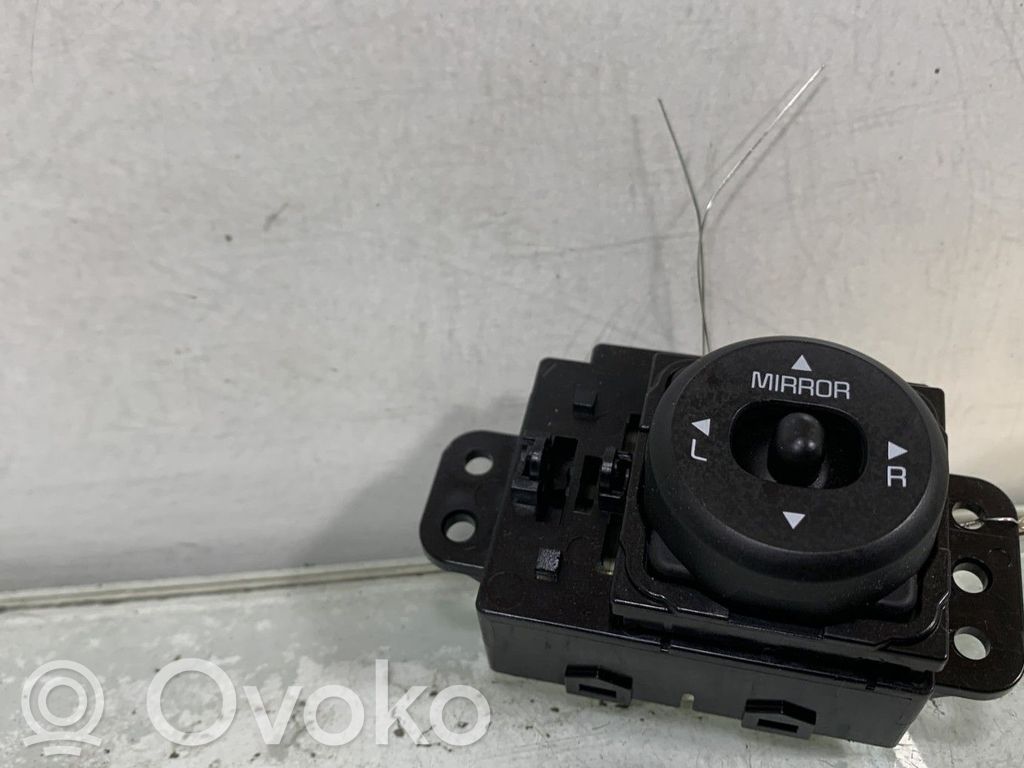 KIA Ceed Wing mirror switch 