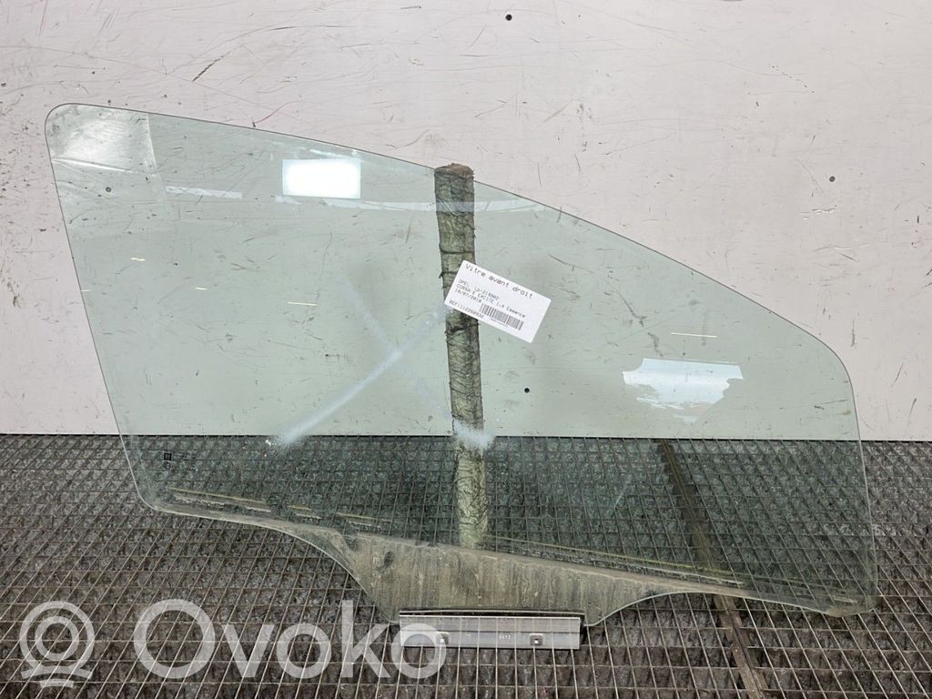Opel Corsa E Vetro del finestrino della portiera anteriore - quattro porte