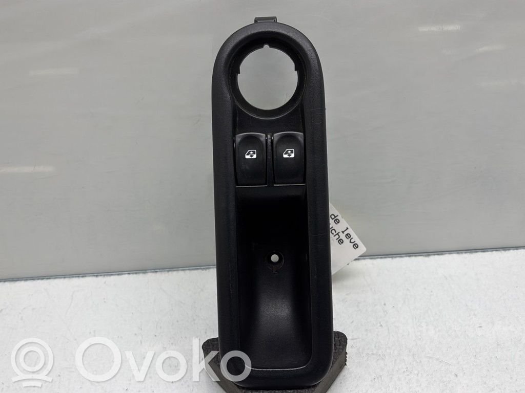 Comutator comandă geamuri electrice   8200356515