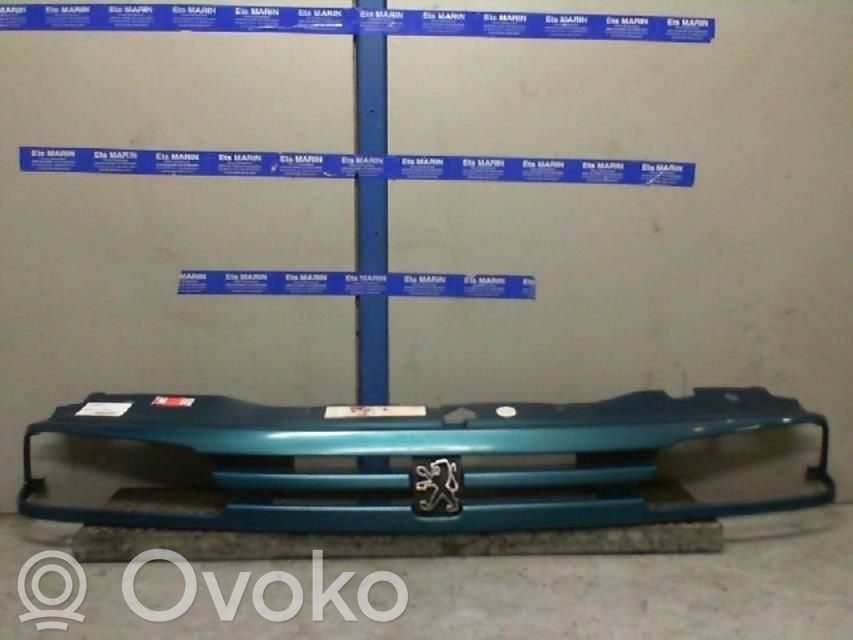 Peugeot 806 Etusäleikkö 