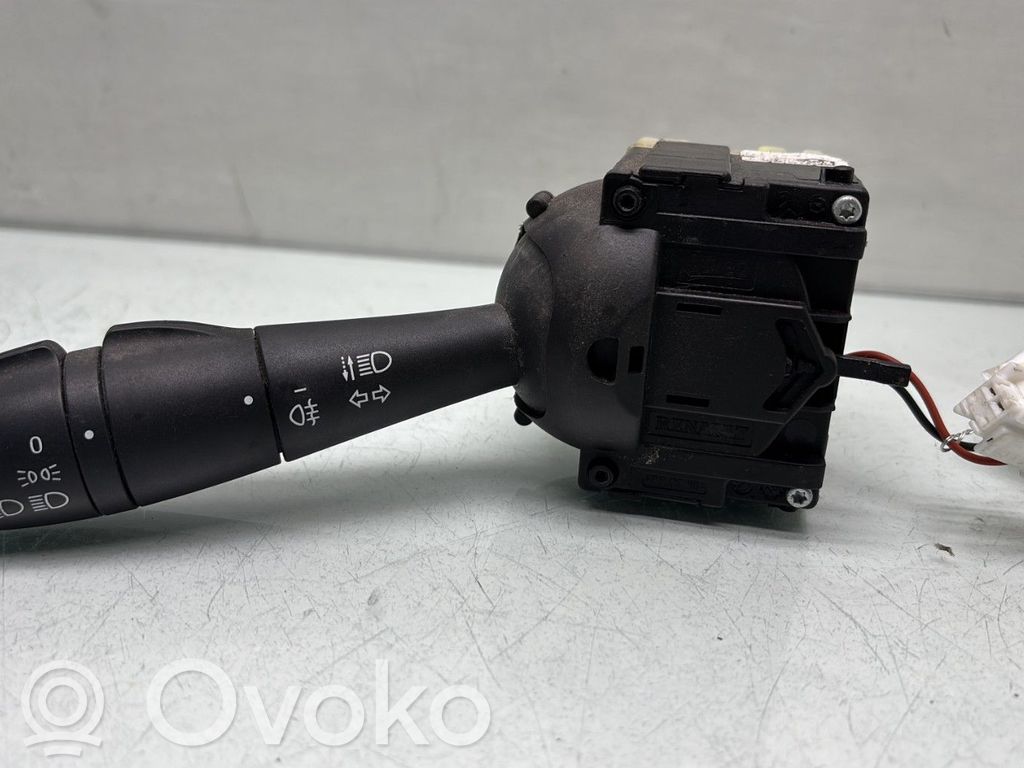 Renault Twingo III Indicator stalk 