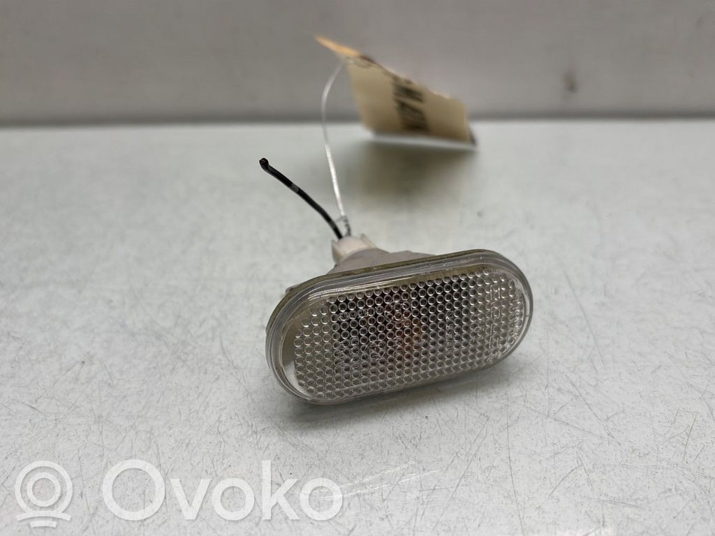 Front indicator light   26160AX00A