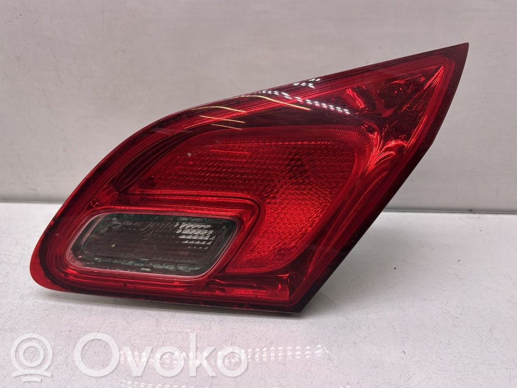 Opel Astra J Lampy tylnej klapy bagażnika 