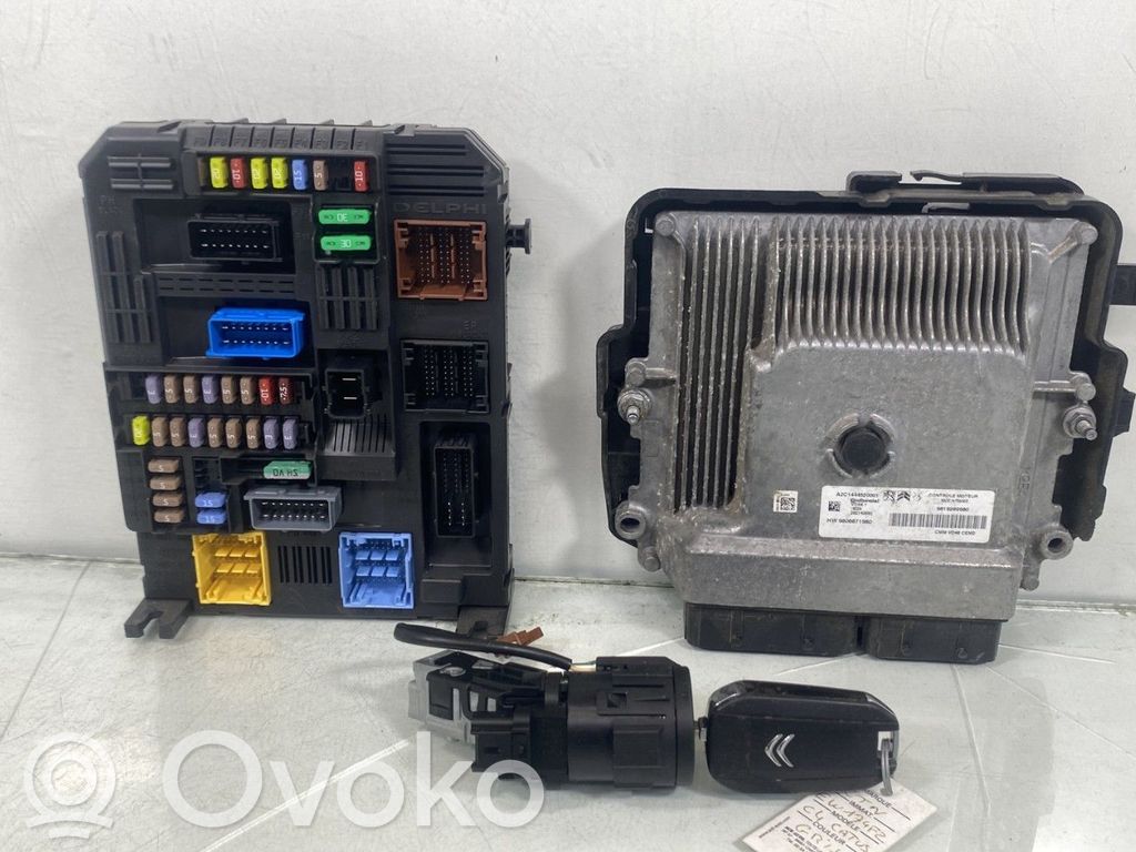 Citroen C4 Cactus Komputer / Sterownik ECU i komplet kluczy 