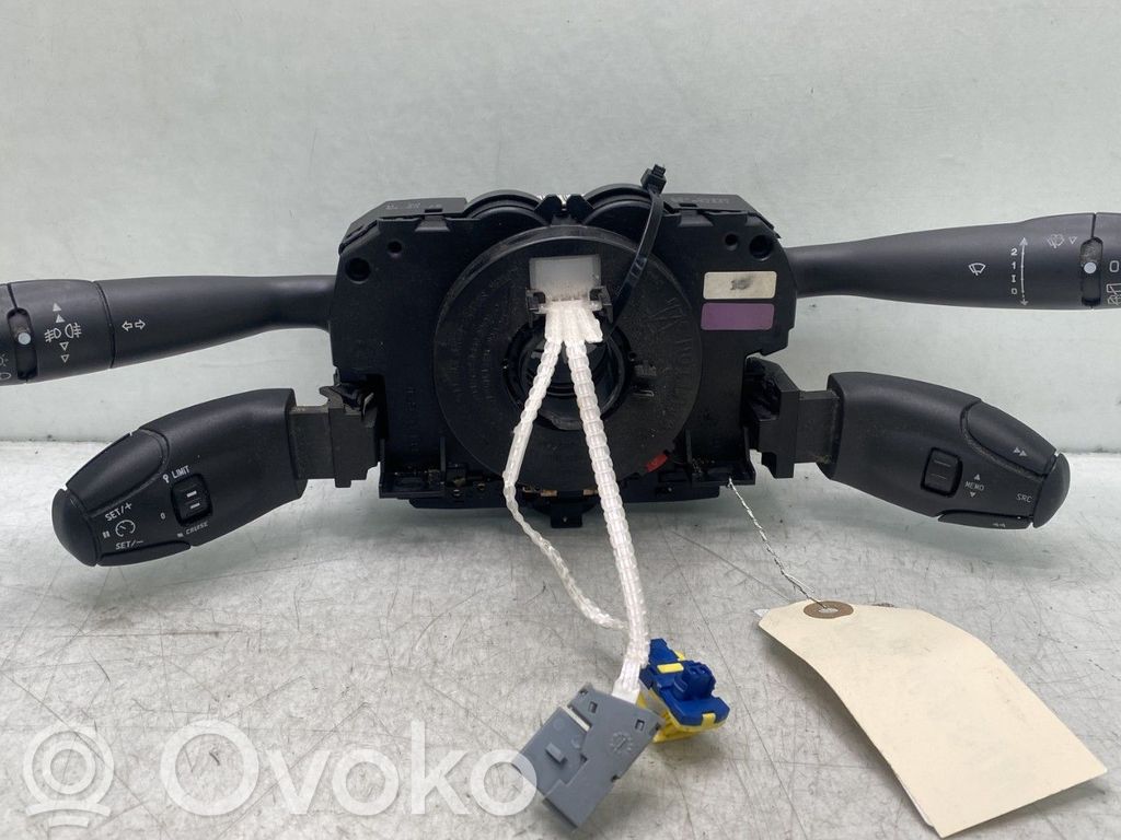 Peugeot 307 Wiper turn signal indicator stalk/switch 