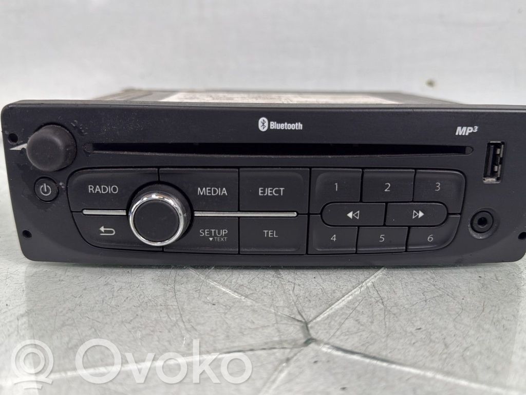 Renault Master III Panel / Radioodtwarzacz CD/DVD/GPS 