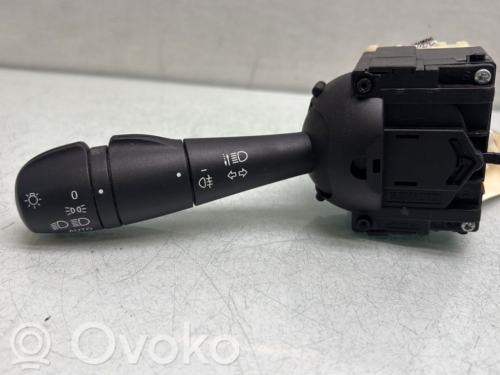 Renault Clio IV Indicator stalk 