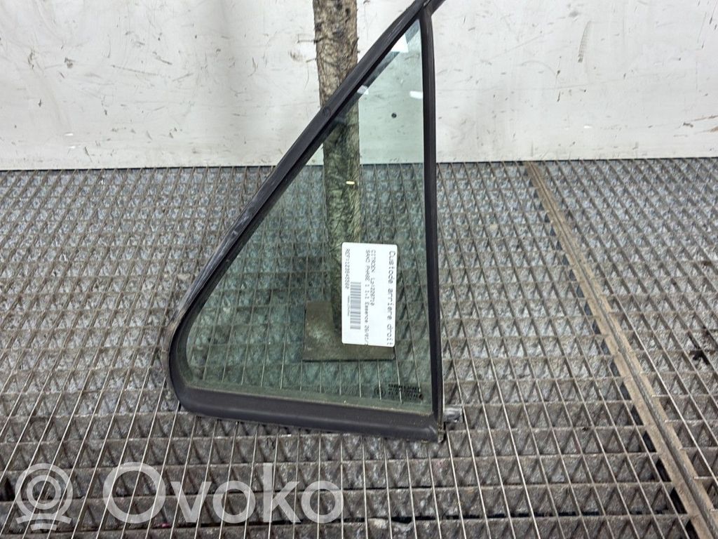 Citroen Saxo Ventanilla de ventilación de la puerta trasera 