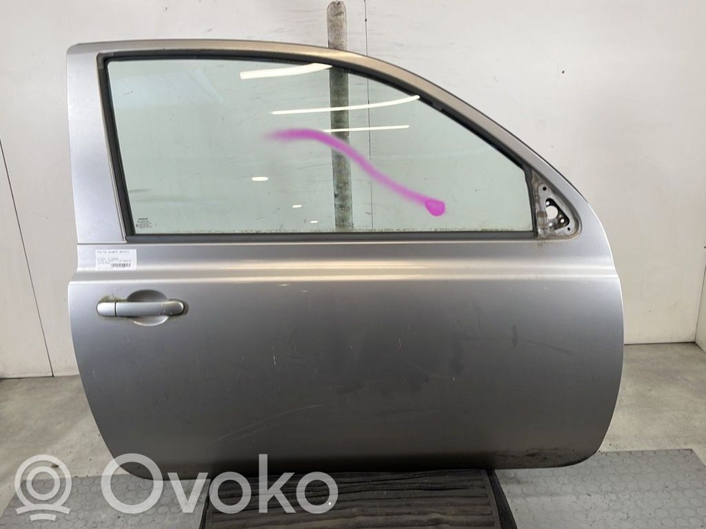Nissan Micra Puerta delantera 