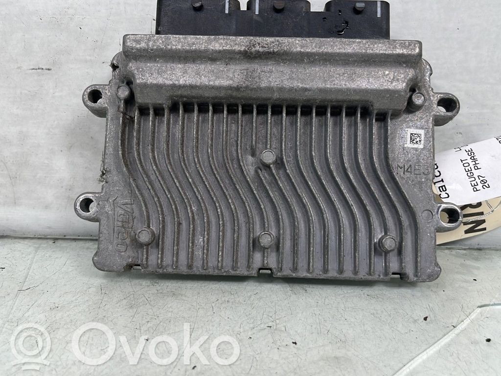 Unidad de control/módulo del motor   1608526080