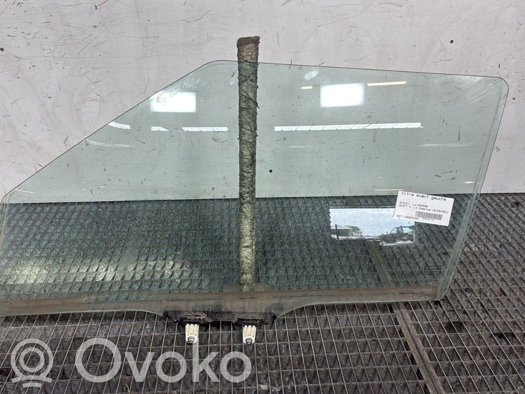 Suzuki SX4 Vitre de fenêtre porte avant (4 portes)