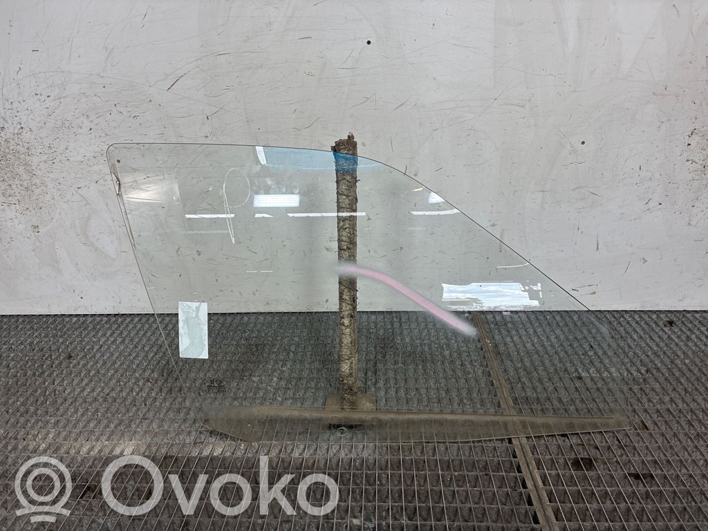 Peugeot 405 Etuoven ikkunalasi, neliovinen malli