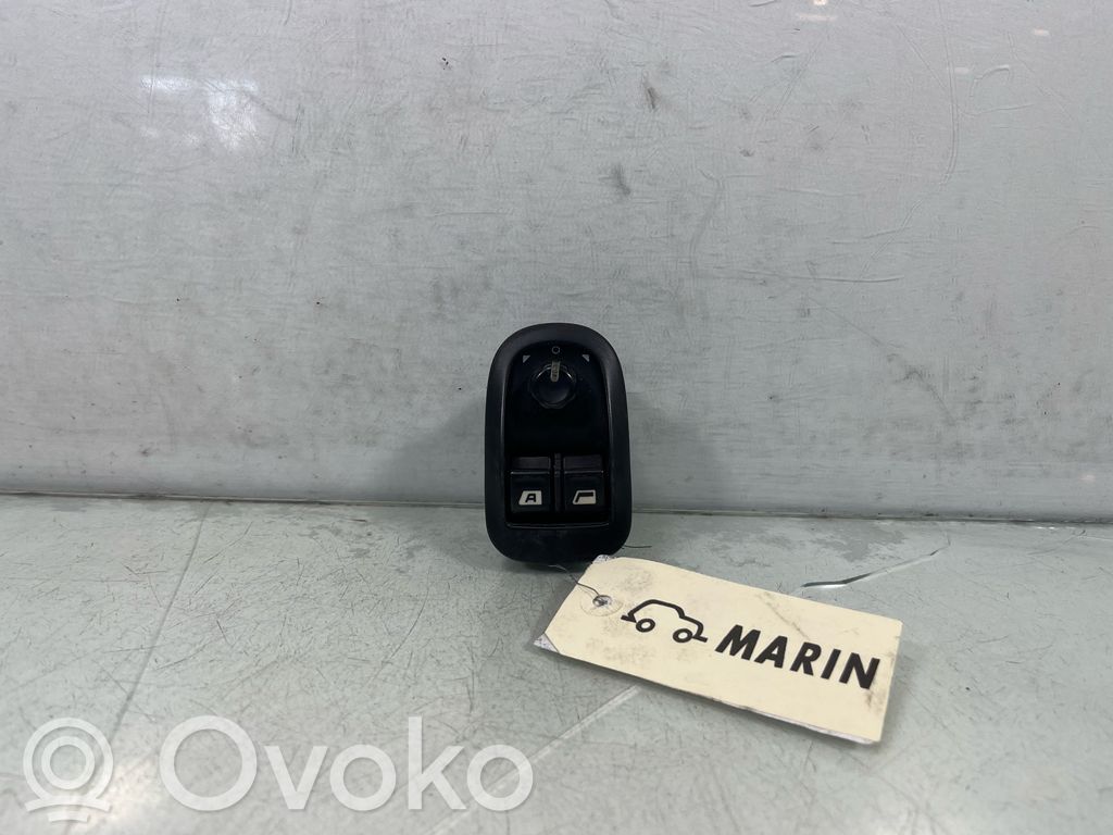 Peugeot 306 Electric window control switch 