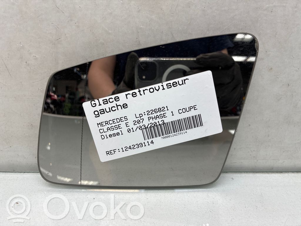 Mercedes-Benz E C207 W207 Sivupeilin lasi 