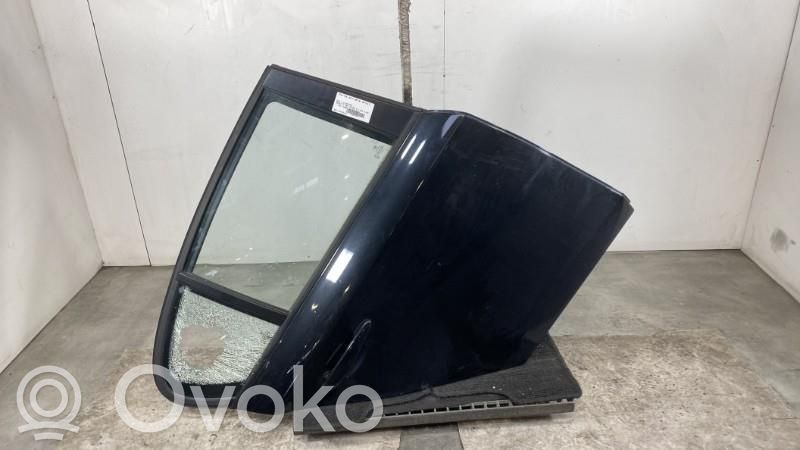 Aizmugurējās durvis   41525A2A384