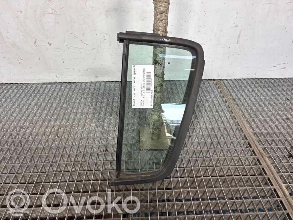 Suzuki SX4 Ventanilla de ventilación de la puerta trasera 