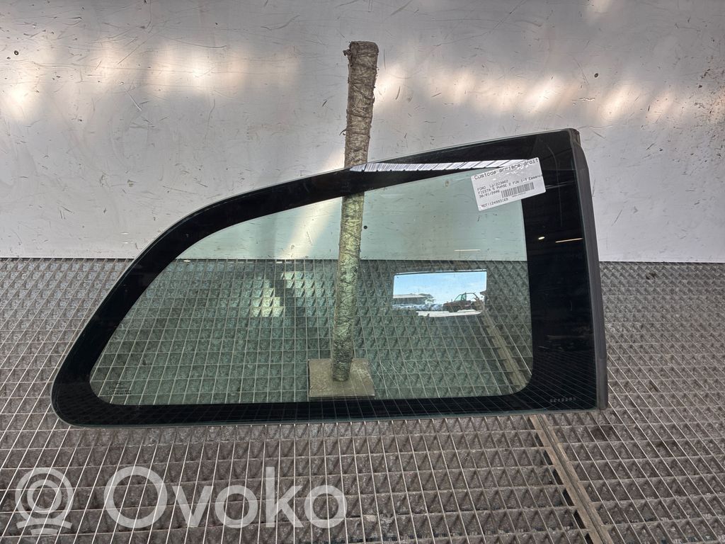 Ford Fiesta Vidrio lateral trasero 