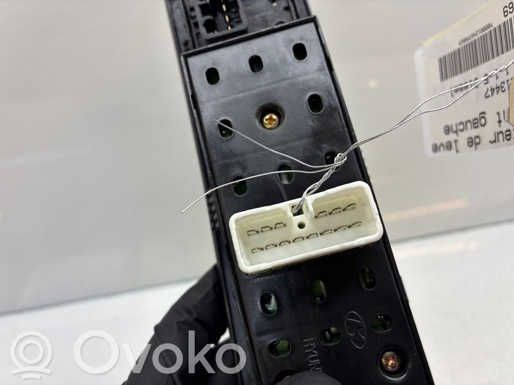 Hyundai Matrix Electric window control switch 