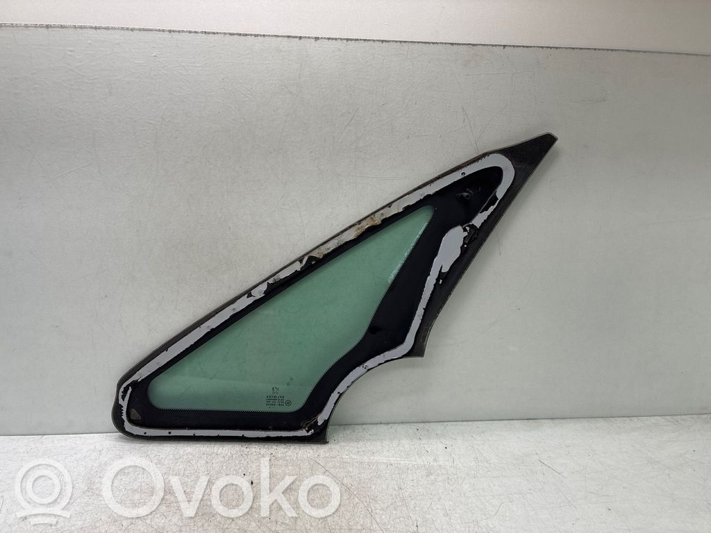 Peugeot 1007 Szyba przednia karoseryjna trójkątna 