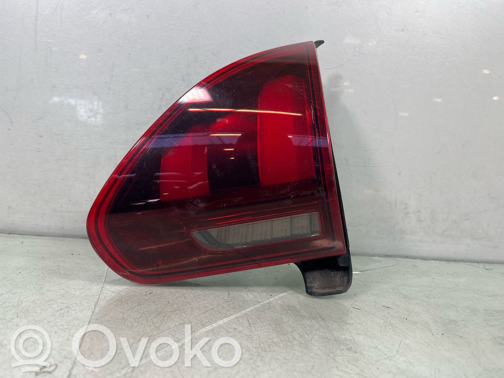 Peugeot 2008 I Rückleuchte Heckleuchte innen 