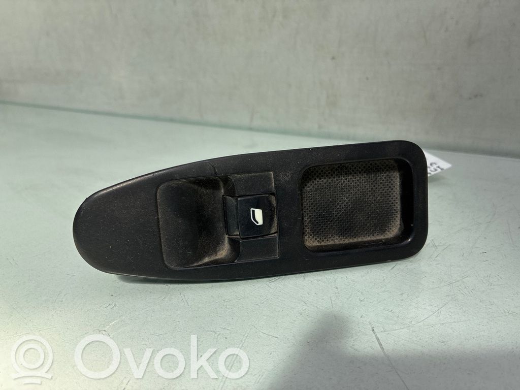 Electric window control switch   00006554ZL