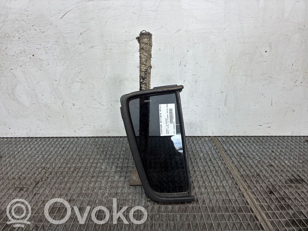 Suzuki SX4 Ventanilla de ventilación de la puerta trasera 