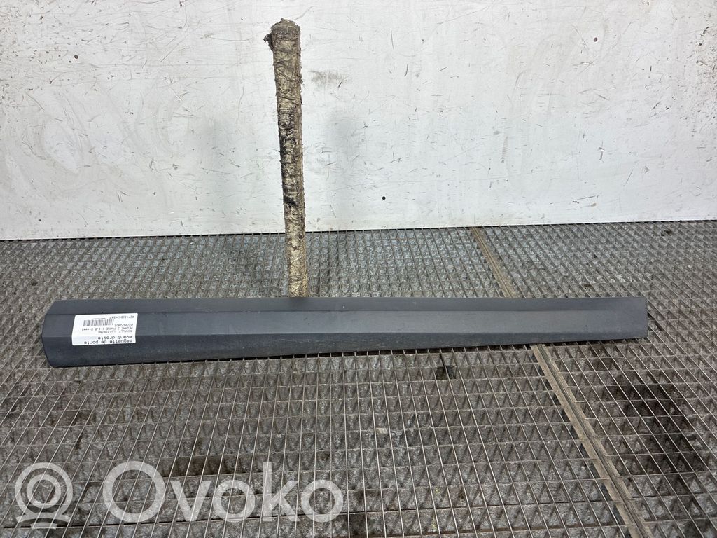 Renault Megane III Etuoven lista (muoto)