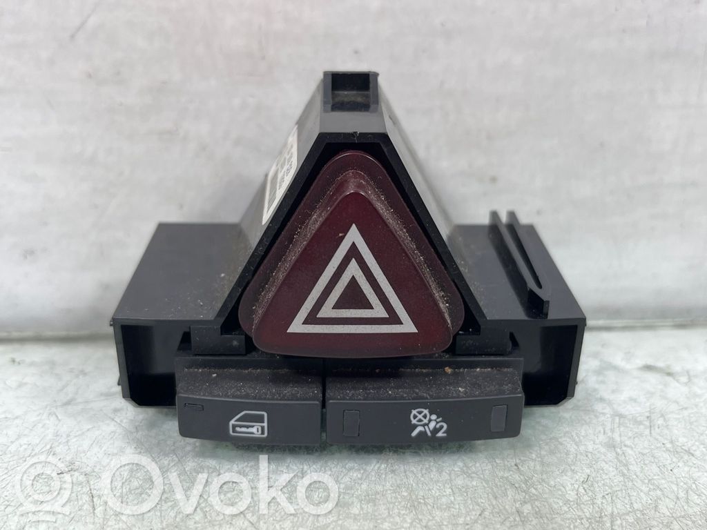 Opel Corsa D Hätävilkkujen kytkin 