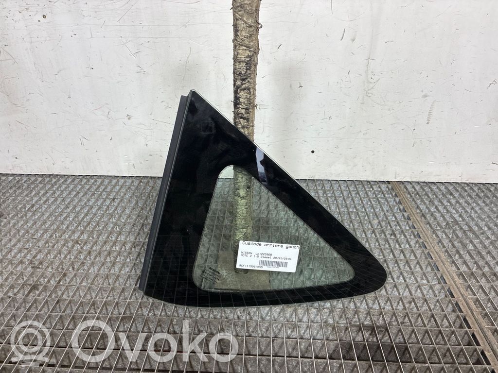 Seitenscheibe hinten   833013VV0D