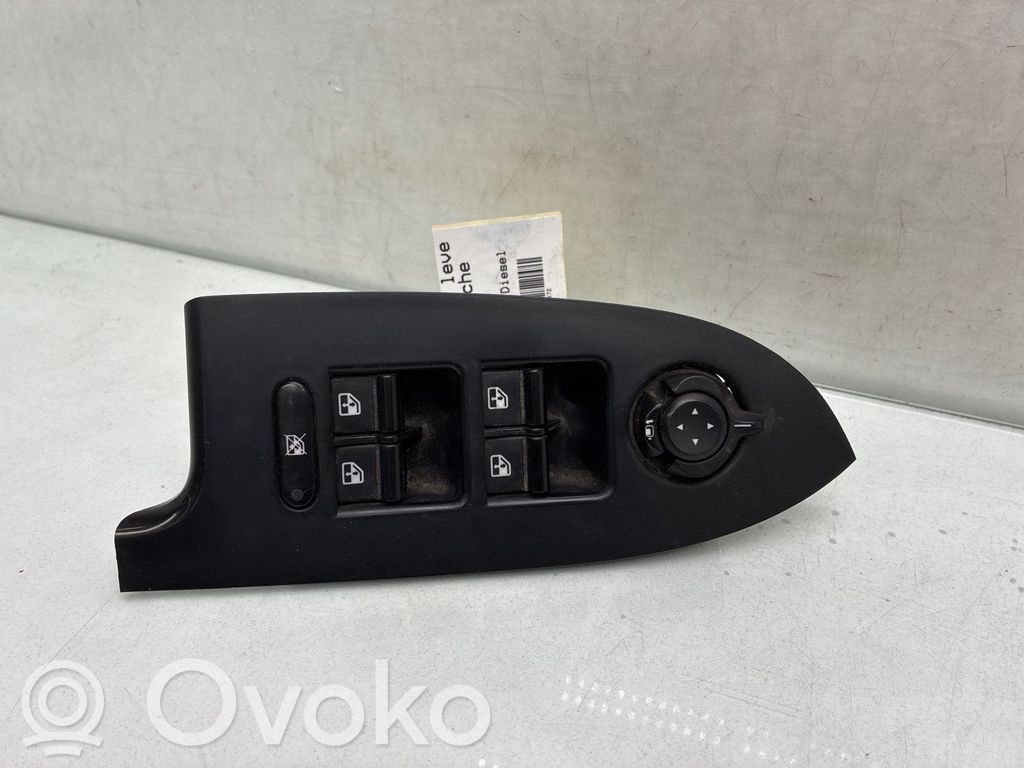 Alfa Romeo Giulietta Comutator comandă geamuri electrice 