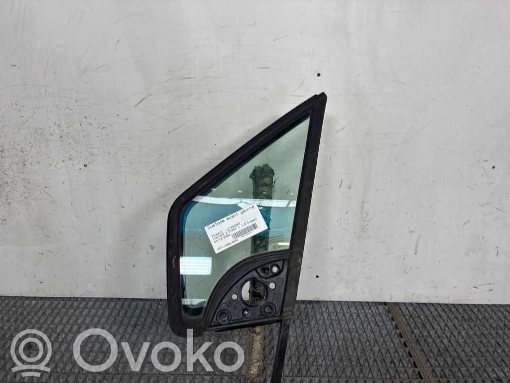 Peugeot Partner Fenêtre latérale avant / vitre triangulaire (4 portes)