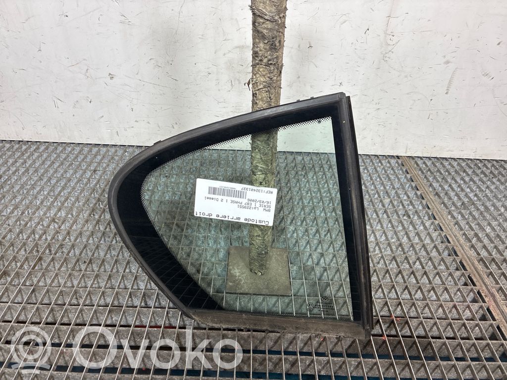 BMW 1 E81 E87 Vetro del deflettore posteriore