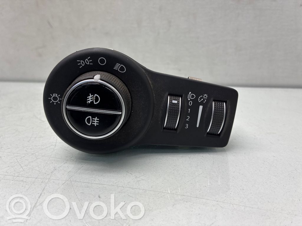 Fiat 500X Šviesų jungtukas 
