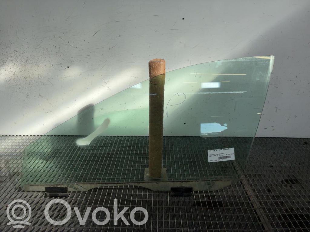 Peugeot 607 Front door window glass four-door