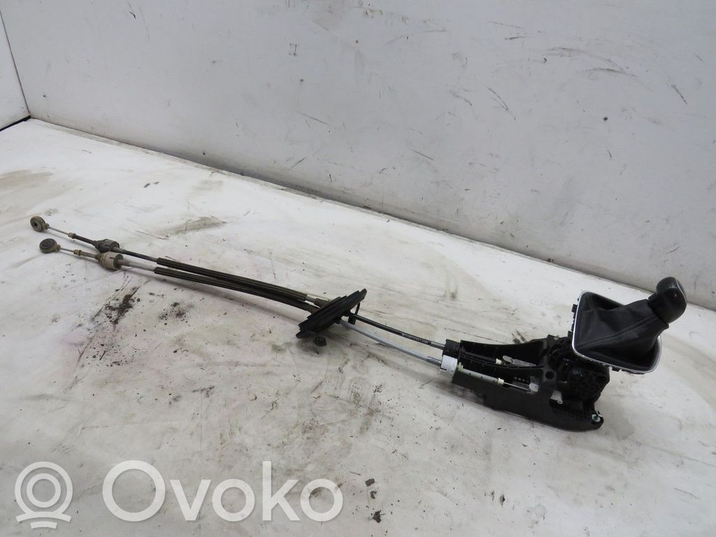 Opel Astra K Pavarų perjungimo svirties apdaila (oda, bumbulas) 