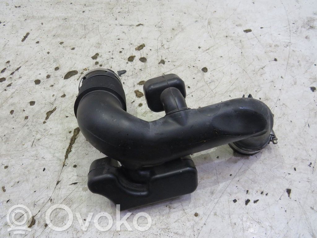 Nissan Note (E12) Air intake hose/pipe 